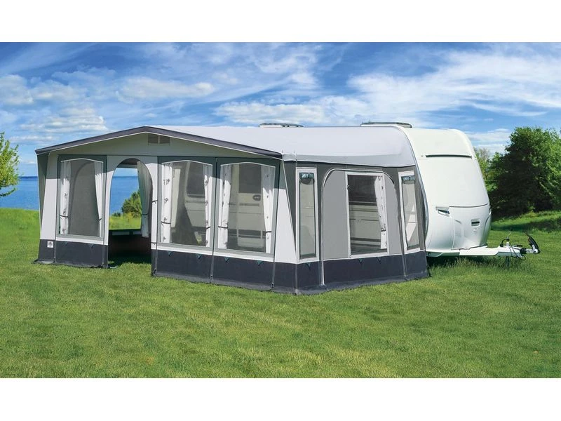 Brand Caravanvoortent Topas 300 1 Brand Caravanvoortent Topas 300